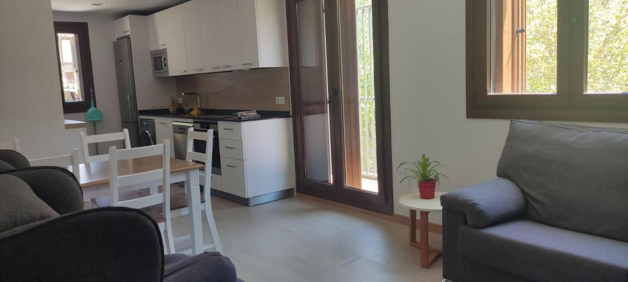 Burgui Apartamentos Rurales Ainariak מראה חיצוני תמונה
